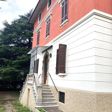 La Casa Accanto 32 *